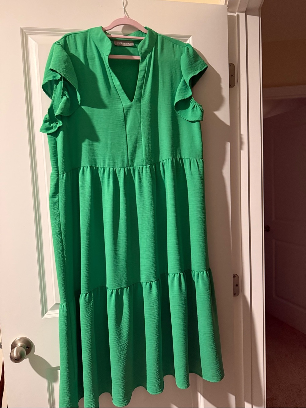 Pixi+ivy ladies 1X Bright Green tiered midi dress